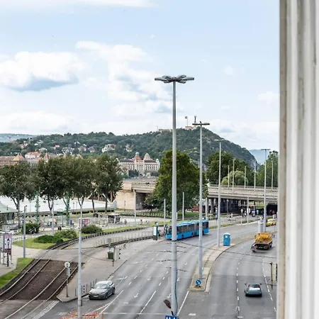 Lägenhet River View With Balcony *