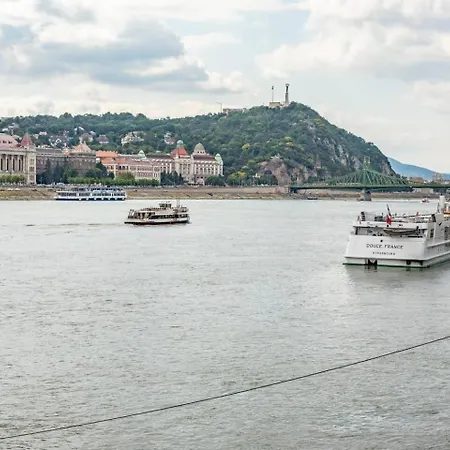 Apartman River View With Balcony