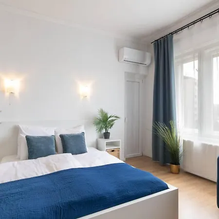 River View With Balcony Apartman